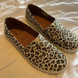 TOMS Womens 8.5W Avalon Leopard Print Sneaker